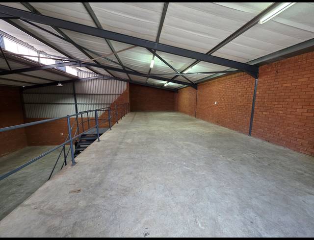 352M² WAREHOUSE TO LET IN ORMONDE